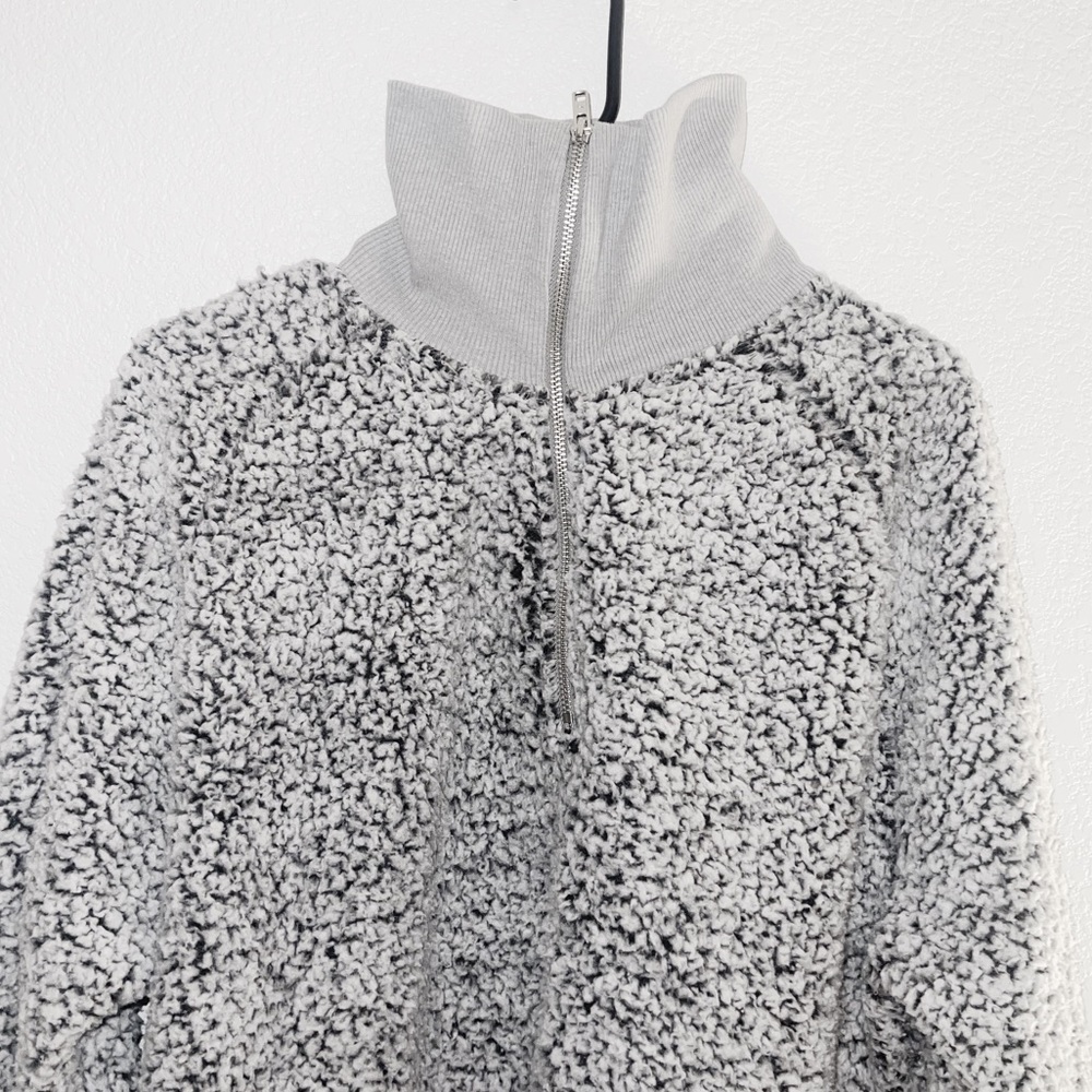 Victoria’s Secret PINK Sherpa - Picture 4 of 6